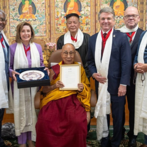 Washington Post: U.S. lawmakers support Dalai Lama amid questions over Tibet’s future